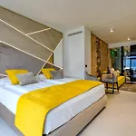 ホテル Du 4*