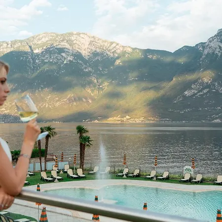 Du Hotel 4*