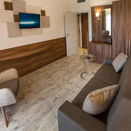 Du Hotel 4*