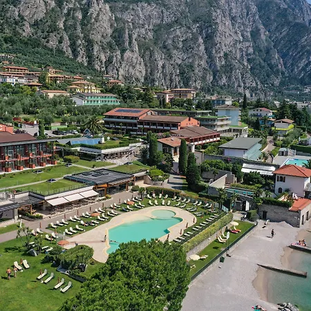 Du Otel 4*
